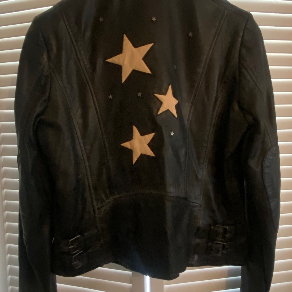leather jacket - Picture 2 of 4